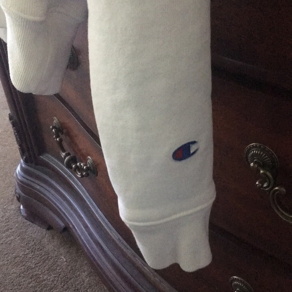 CHAMPION Sweater Shirt🦋EUC - Picture 4 of 6